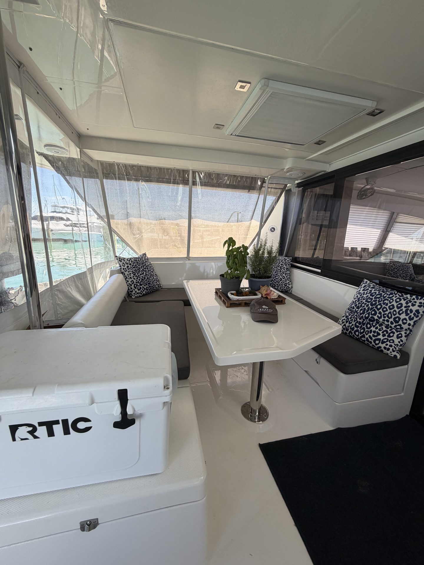 2020 Leopard 40 Owners Version