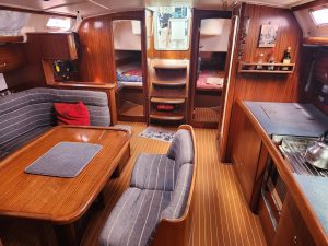 salon, Bavaria 44, sailboat for sale