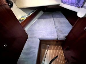 bed, Bavaria 44, sailboat for sale