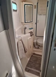 bath, Leopard 45, catamaran for sale