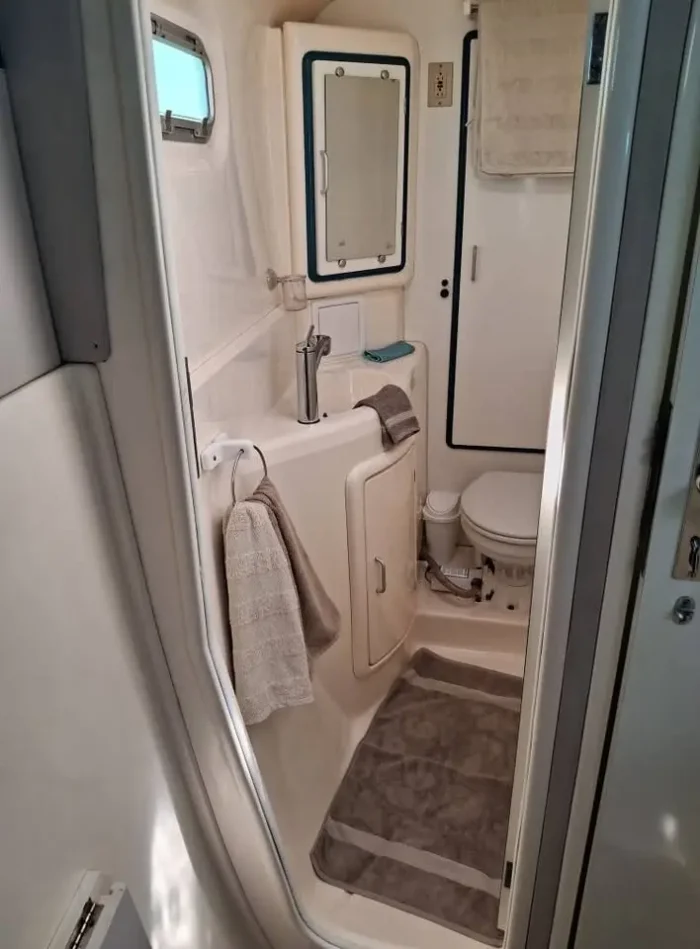bath, Leopard 45 Classic, catamaran for sale