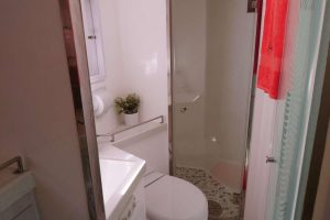 bath, Royal Cape 570 Majestic, catamaran for sale