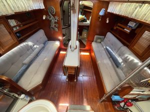salon, Gulfstar 45 Hirsch, sailboat for sale