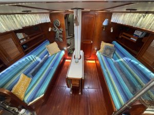 salon, Gulfstar 45 Hirsch, sailboat for sale