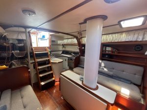 interior, Gulfstar 45 Hirsch, sailboat for sale