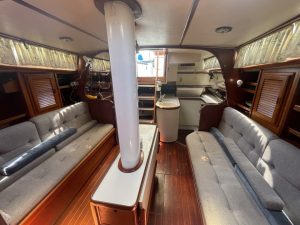 salon, Gulfstar 45 Hirsch, sailboat for sale