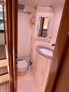bath, Leopard 42, catamaran for sale