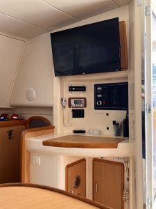 salon, Leopard 42, catamaran for sale