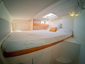 bed, Leopard 38, catamaran for sale