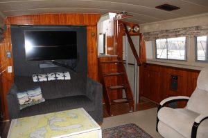 salon, Bertram 42, trawler for sale