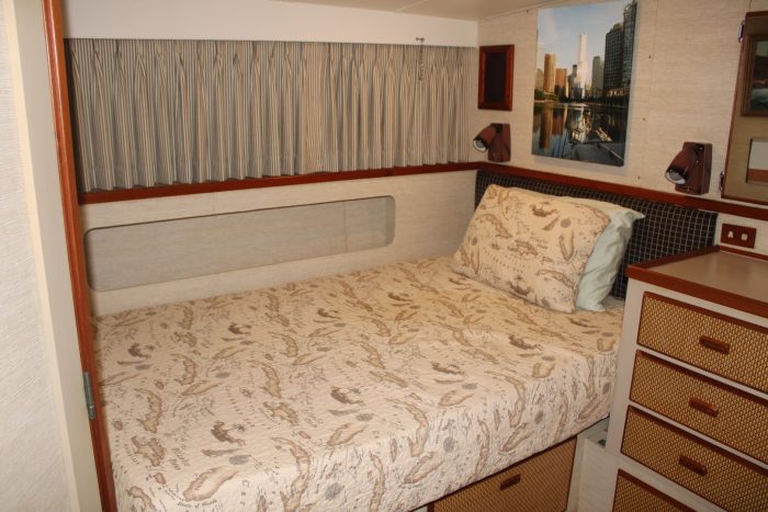 bed, Bertram 42, trawler for sale