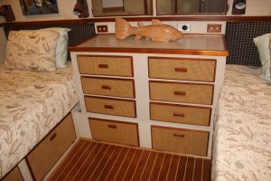 bed, Bertram 42, trawler for sale