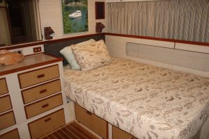 bed, Bertram 42, trawler for sale