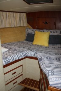 bed, Bertram 42, trawler for sale