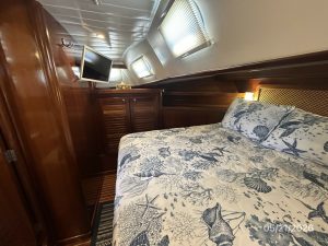 bed, Menorquin, trawler for sale