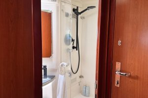 bath, Leopard 46, catamaran for sale