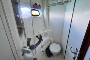 bath, Leopard 46, catamaran for sale