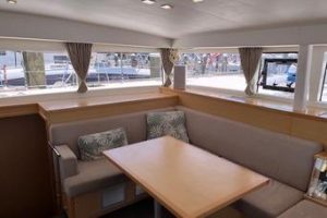 salon, Lagoon 400, catamaran for sale