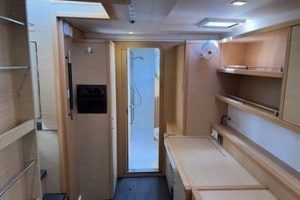 salon, Lagoon 400, catamaran for sale