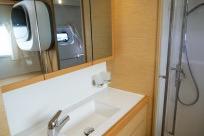 bath, Lagoon 400, catamaran for sale