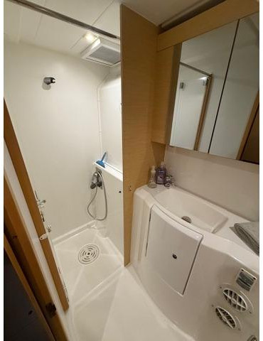 bath, Lagoon 400, catamaran for sale