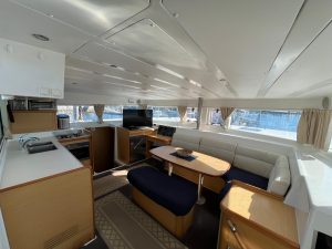 salon, Lagoon 420, catamaran for sale