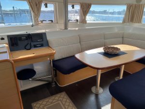 salon, Lagoon 420, catamaran for sale