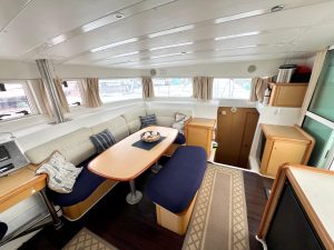 salon, Lagoon 420, catamaran for sale