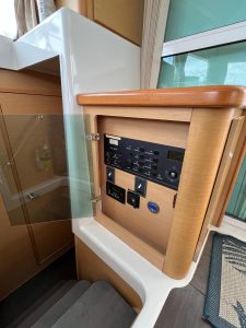 electrical, Lagoon 420, catamaran for sale