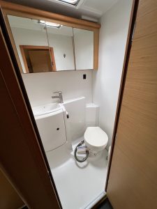 bath, Lagoon 420, catamaran for sale