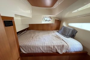 bed, Dolphin 460, catamaran for sale