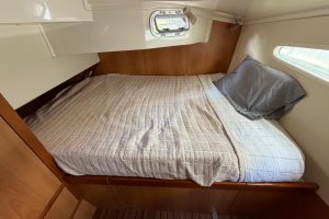 bed, Dolphin 460, catamaran for sale