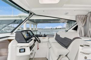 helm, Aquila 36 Sport, power catamaran for sale
