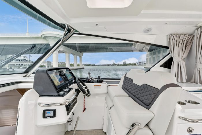 helm, Aquila 36 Sport, power catamaran for sale