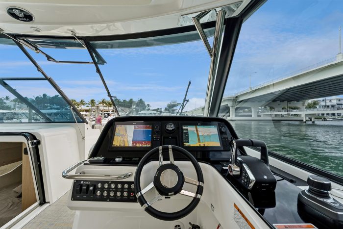 helm, Aquila 36 Sport, power catamaran for sale