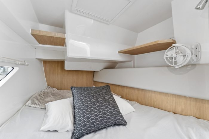 bed, Aquila 36 Sport, power catamaran for sale