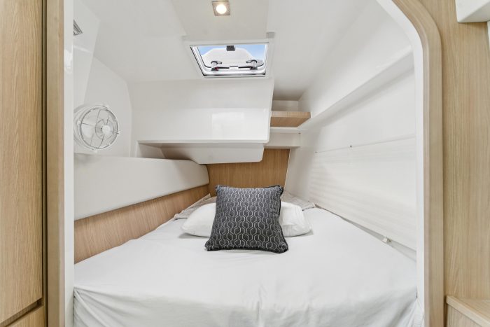 bed, Aquila 36 Sport, power catamaran for sale