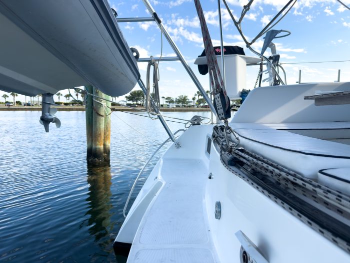 deck, Endeavour 35 Victory, catamaran for sale