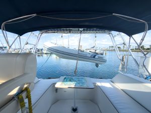 cockpit, Endeavour 35 Victory, catamaran for sale