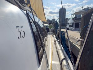 deck, Endeavour 35 Victory, catamaran for sale