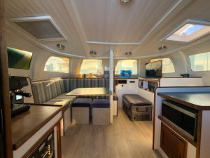 salon, Endeavour 35 Victory, catamaran for sale