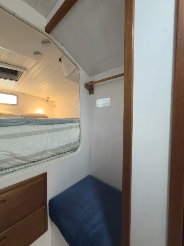 bed, Endeavour 35 Victory, catamaran for sale