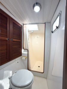 bath, Endeavour 35 Victory, catamaran for sale