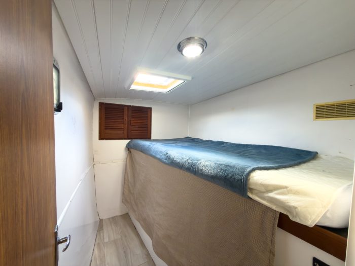 bed, Endeavour 35 Victory, catamaran for sale