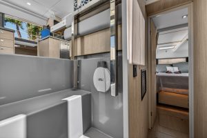 bath, Leopard 40, catamaran for sale