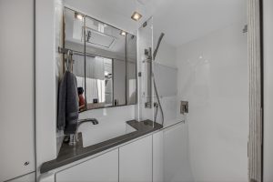 bath, Leopard 40, catamaran for sale