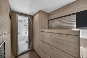 bath, Leopard 40, catamaran for sale