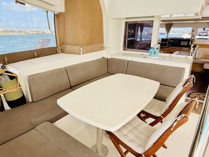 salon, Lagoon 450, catamaran for sale