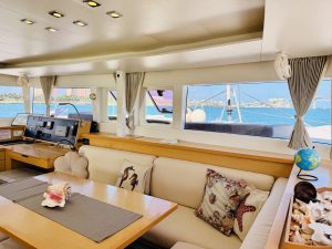 salon, Lagoon 450, catamaran for sale