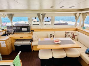 salon, Lagoon 450, catamaran for sale